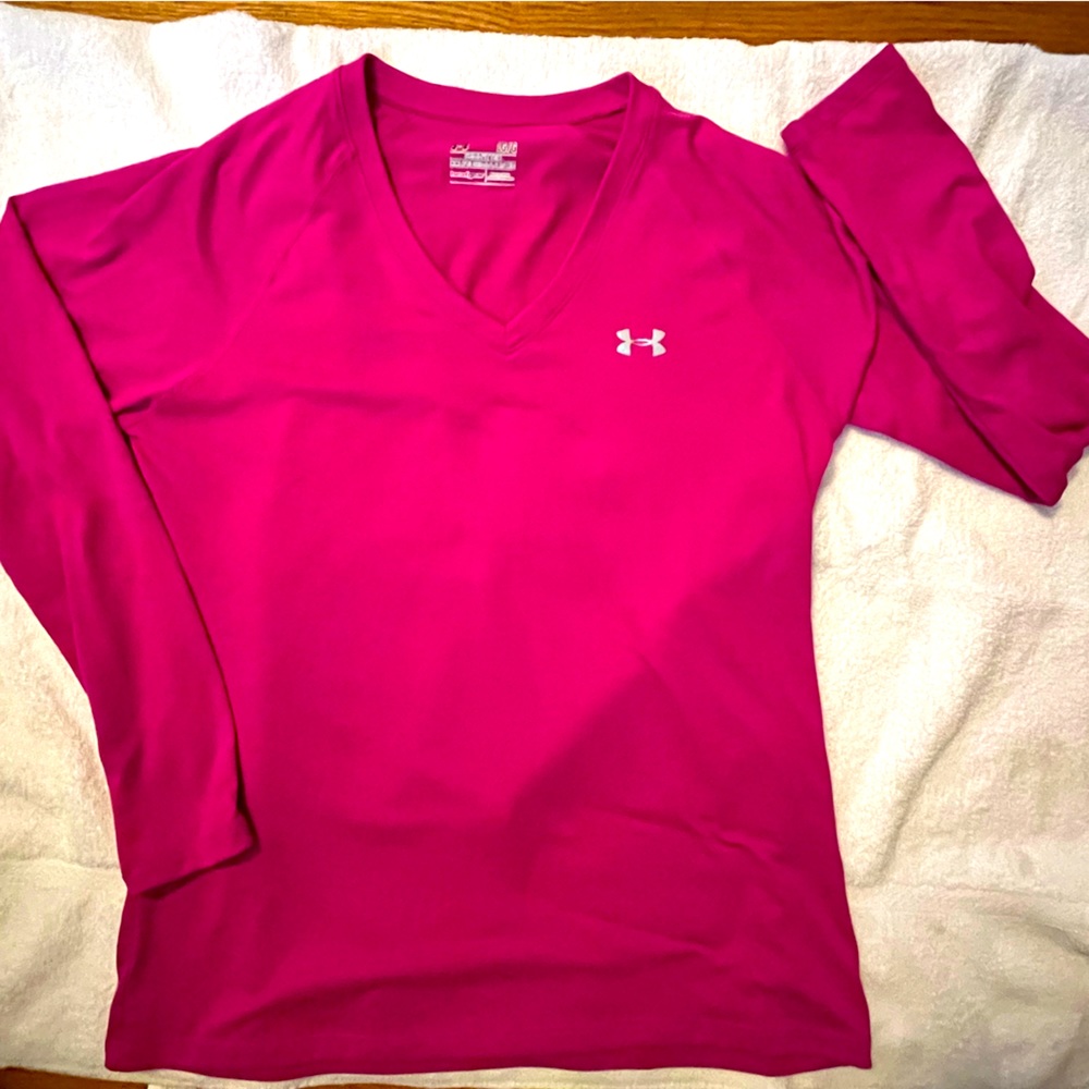 Women’s Under Armour Long Sleeved Magenta Top Size Large